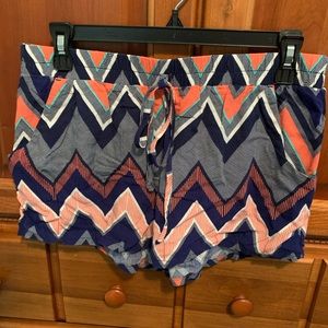 Bebop large shorts with zigzag pattern